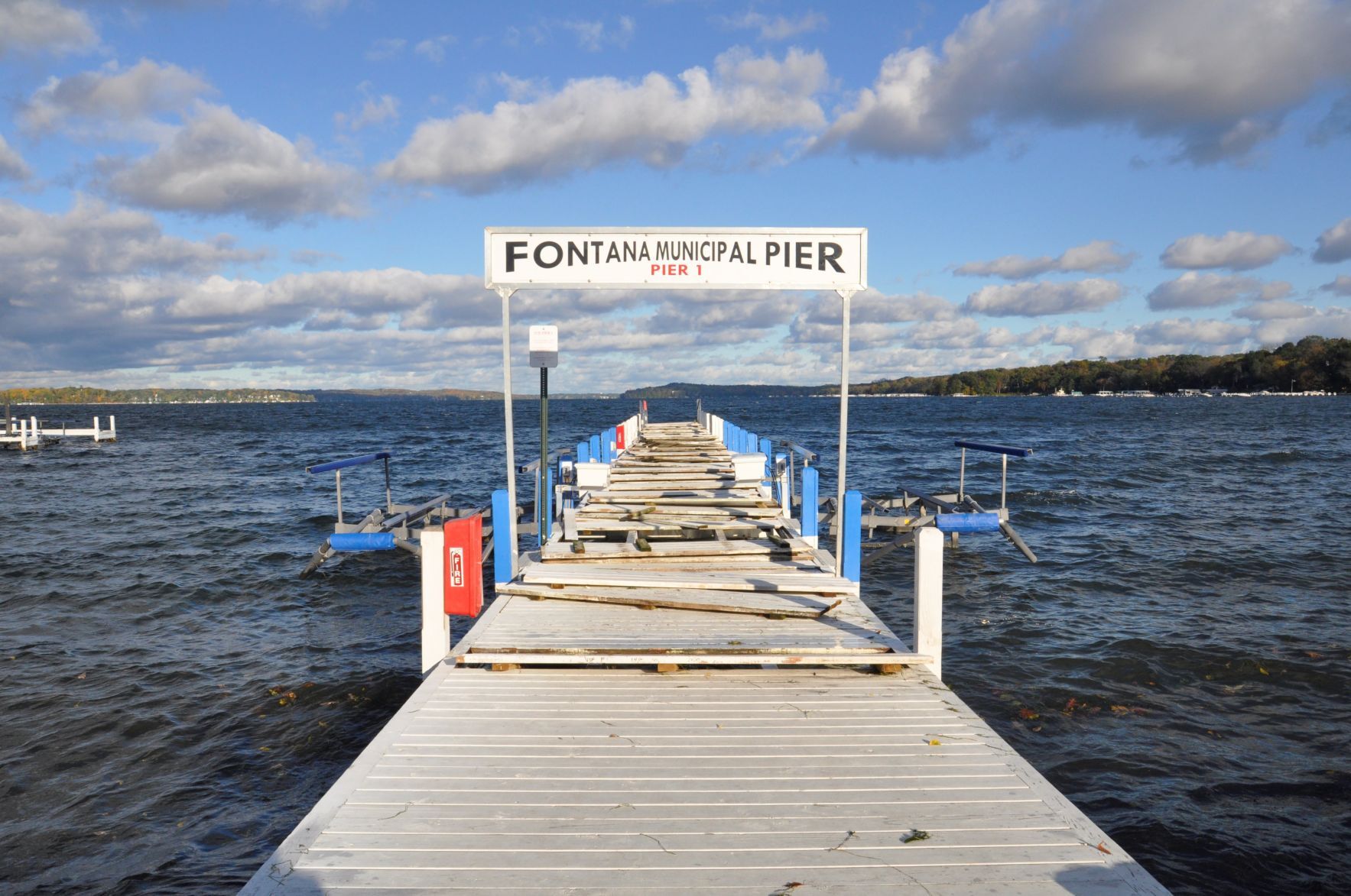 Fontana Pier 1